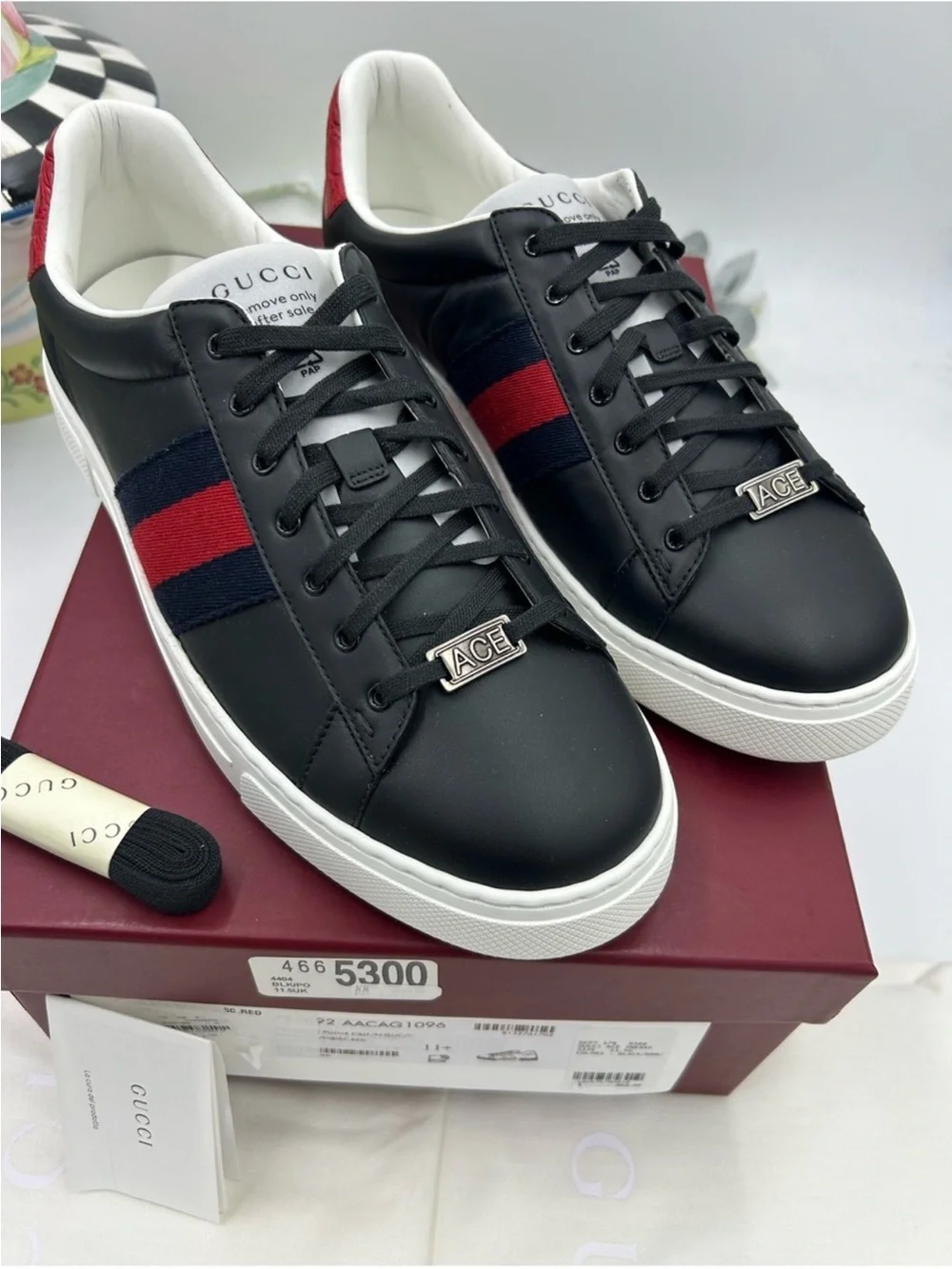 Men’s Gucci, ace leather web striped sneakers size 11.5 fits 12.5 US made Italy